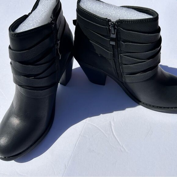 Journee Collection - Women's Wide Strap Boots - Size 8 - Picture 4 of 7